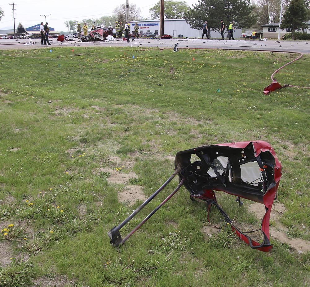 2 killed, 1 critically injured after South Dakota police chase at