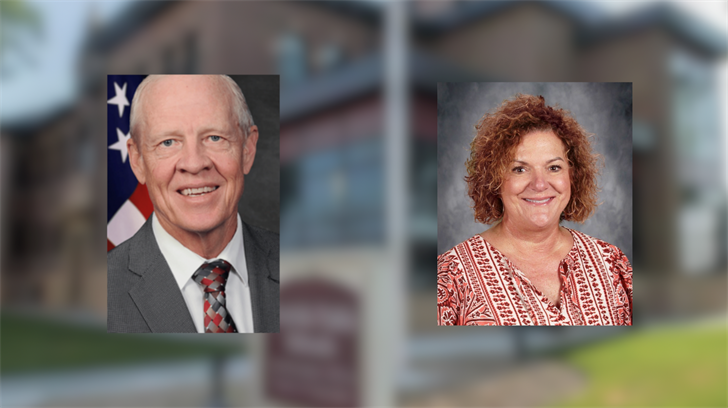 Bill McAllister (L), Lynn Johnson (R)