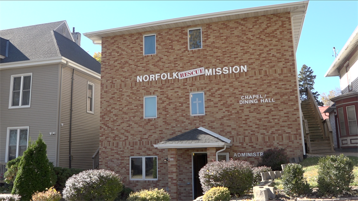 Norfolk nonprofits, businesses offer help as shutdown affects food benefits