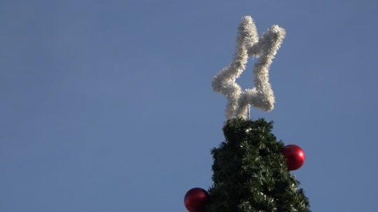 Technical issues and harsh weather don't dampen spirits at Norfolk Hometown Holidays Festival