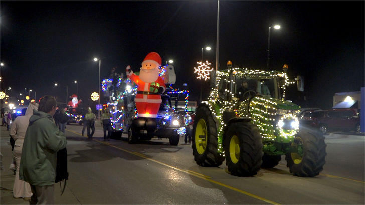 Holiday season kicks off in Wayne, encouraging local shopping